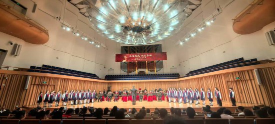 重慶大學城樹人小學校管樂團參加比賽。